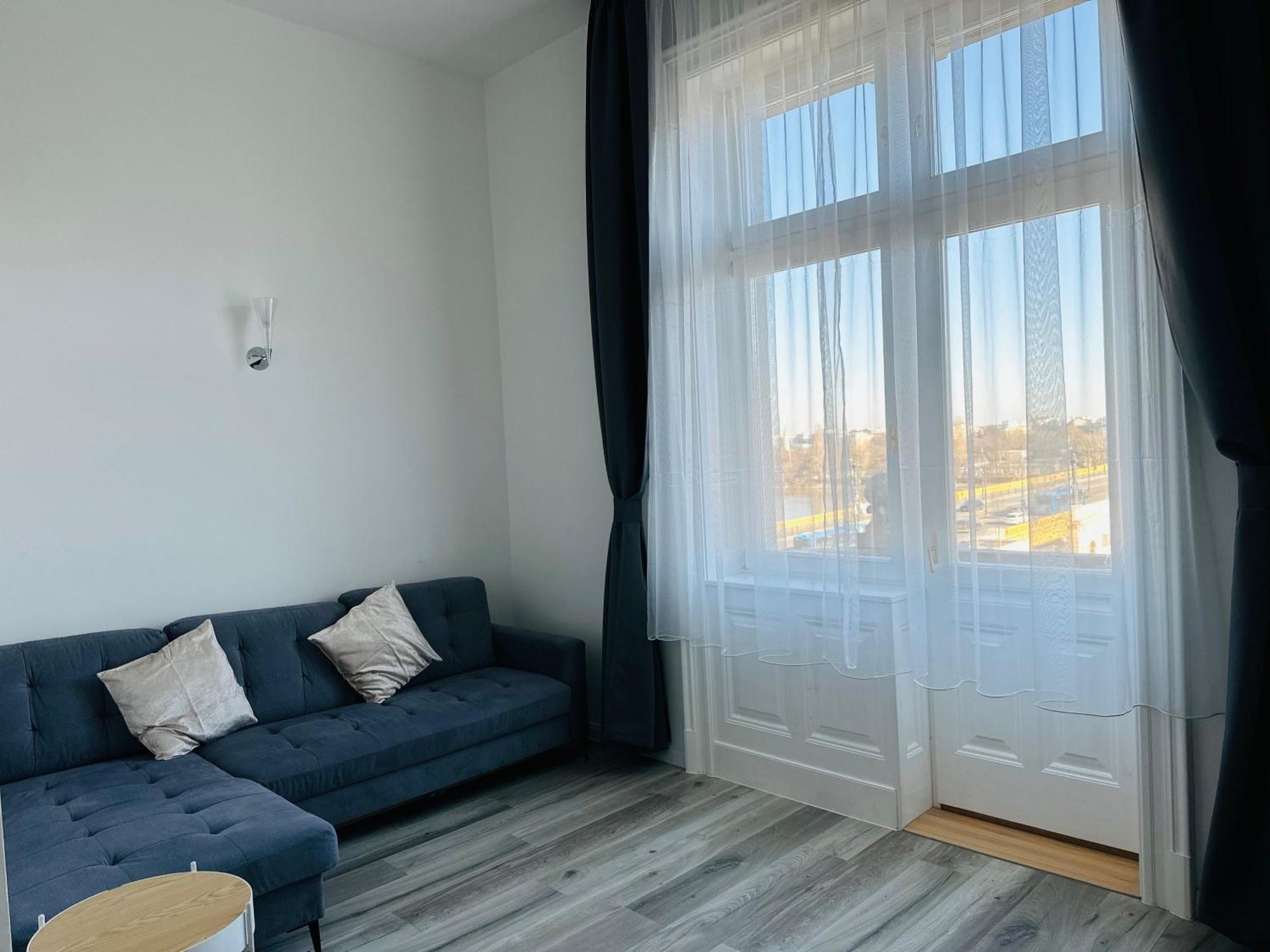 Over The Danube Budapest Exterior photo